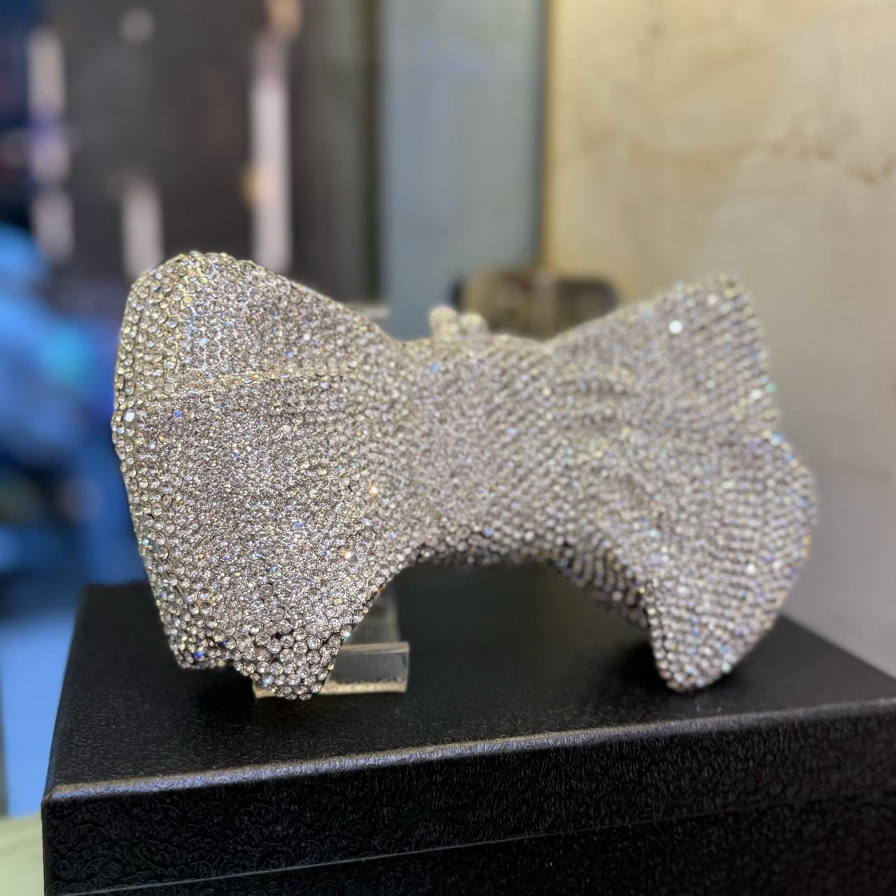 Bow new - Clutch